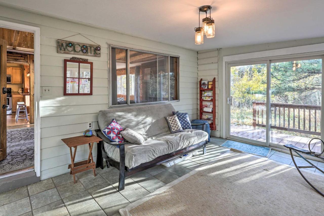 Stunning Golden Home With Deck About 35 Mi To Denver! Εξωτερικό φωτογραφία