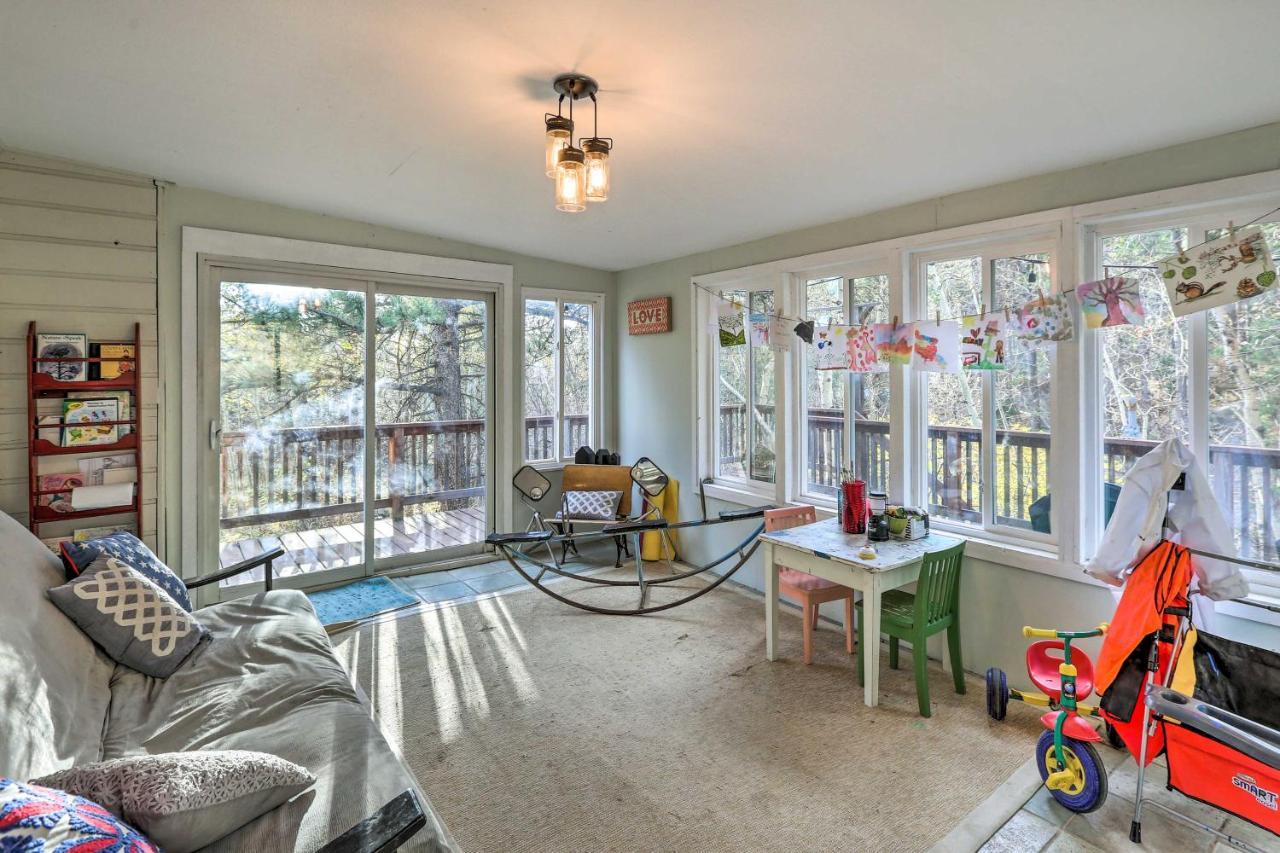 Stunning Golden Home With Deck About 35 Mi To Denver! Εξωτερικό φωτογραφία