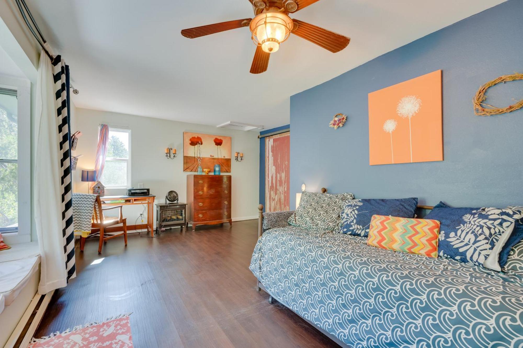 Stunning Golden Home With Deck About 35 Mi To Denver! Εξωτερικό φωτογραφία
