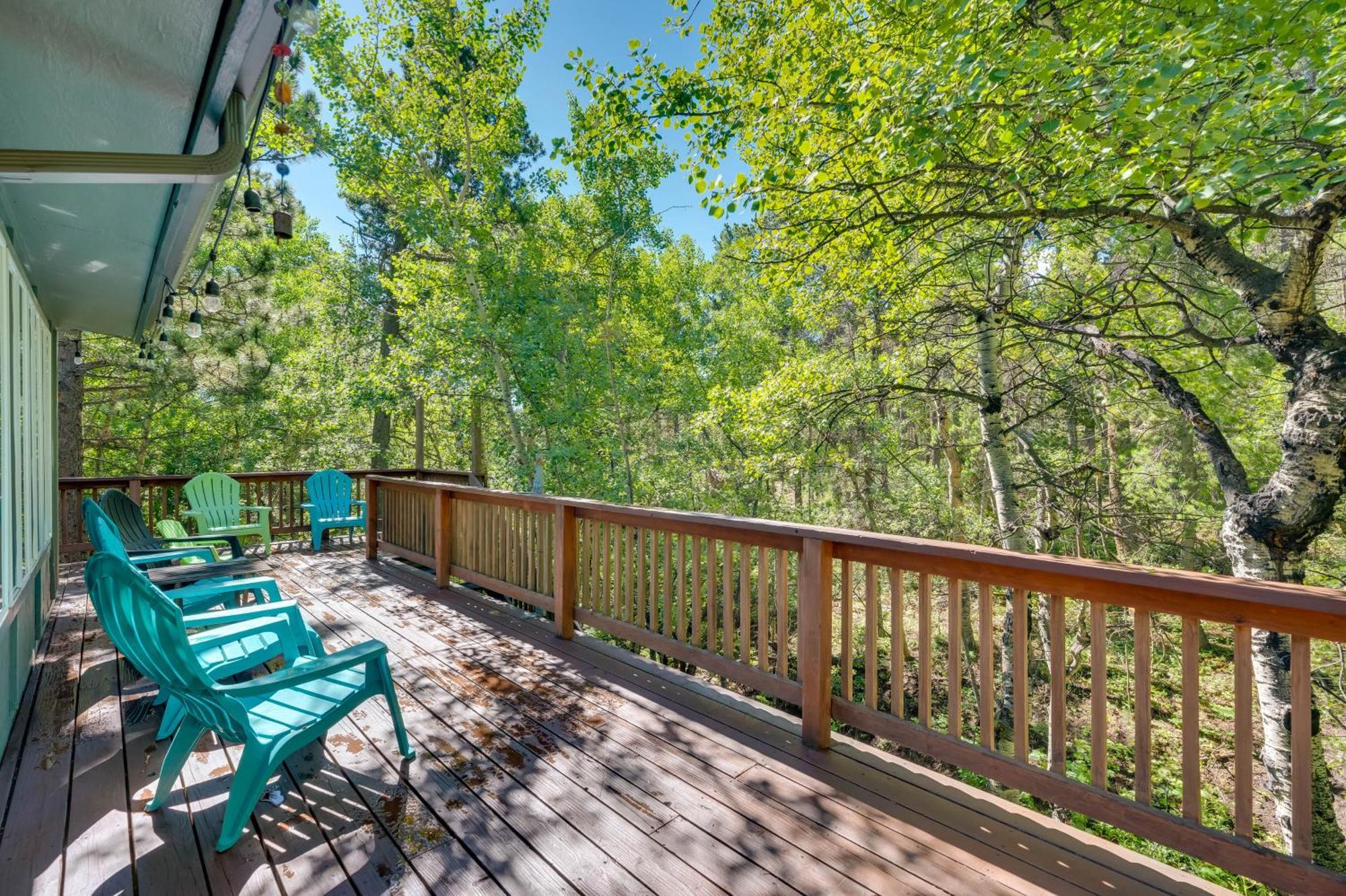 Stunning Golden Home With Deck About 35 Mi To Denver! Εξωτερικό φωτογραφία